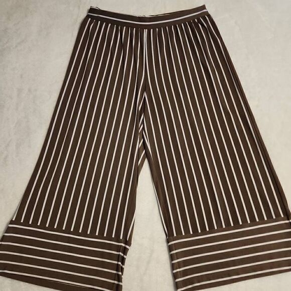 Studio by d&co. Women's Gaucho Style Wide Leg Cropped Pants in Light Brown with - Picture 1 of 8